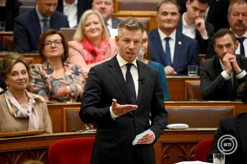 Magyar Péter: a Fidesz-KDNP-frakció fele illegitim, mert csalással került a Parlamentbe